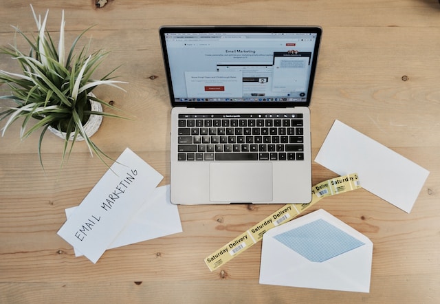 Featured image for How to Create an Internal Communications Campaign in 10 Steps