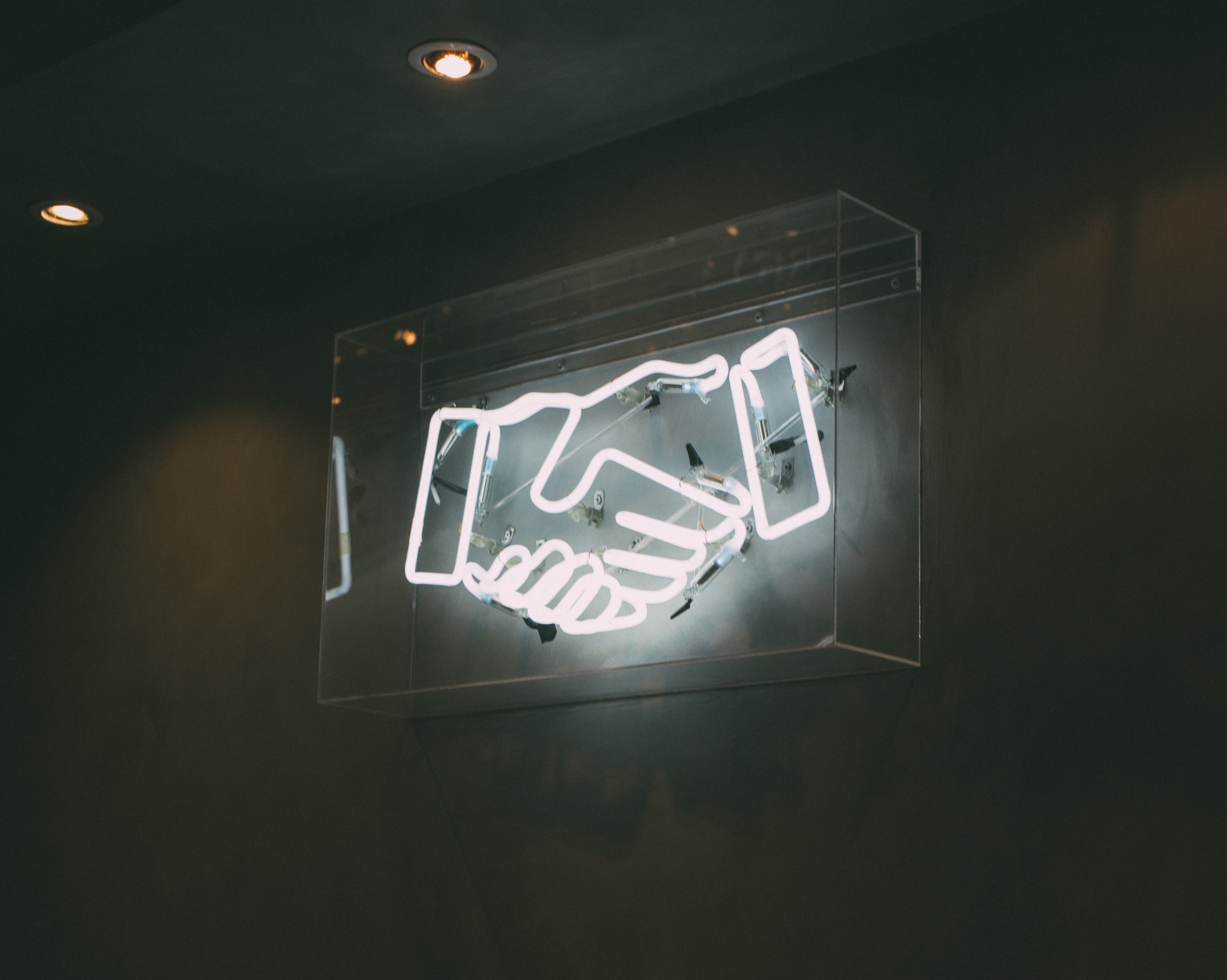 Featured image for 12 employee recognition ideas to try in your workplace