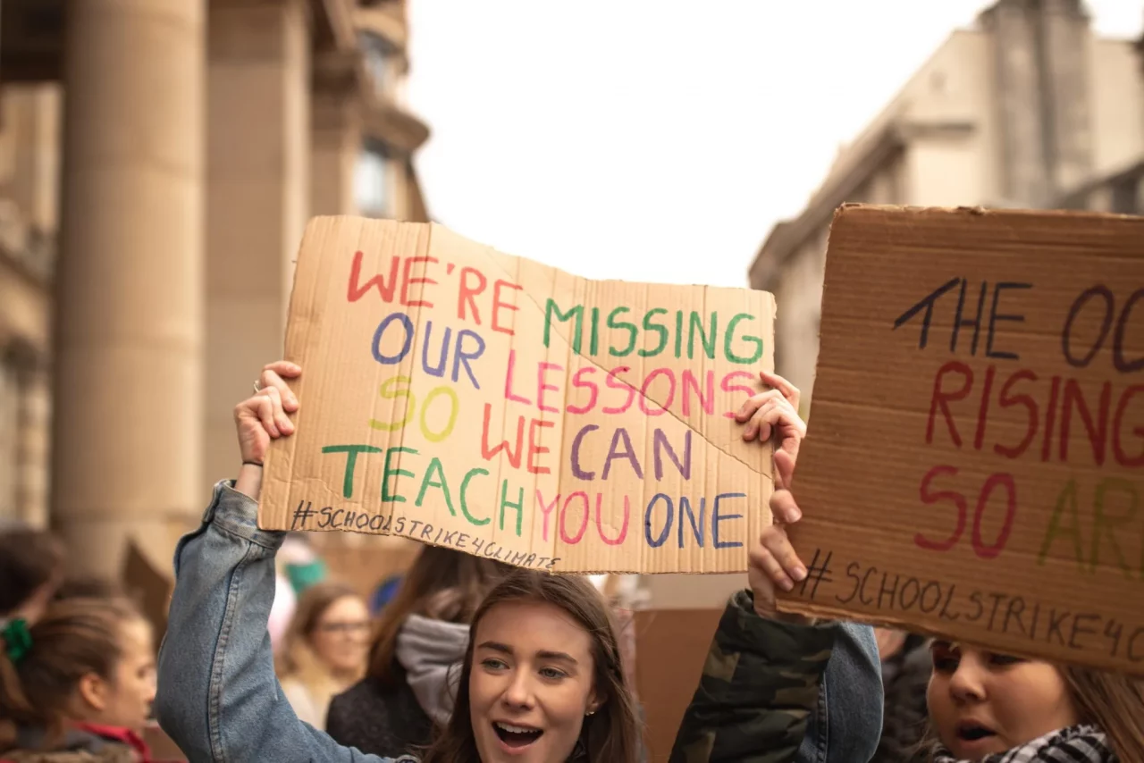 School strikes sign